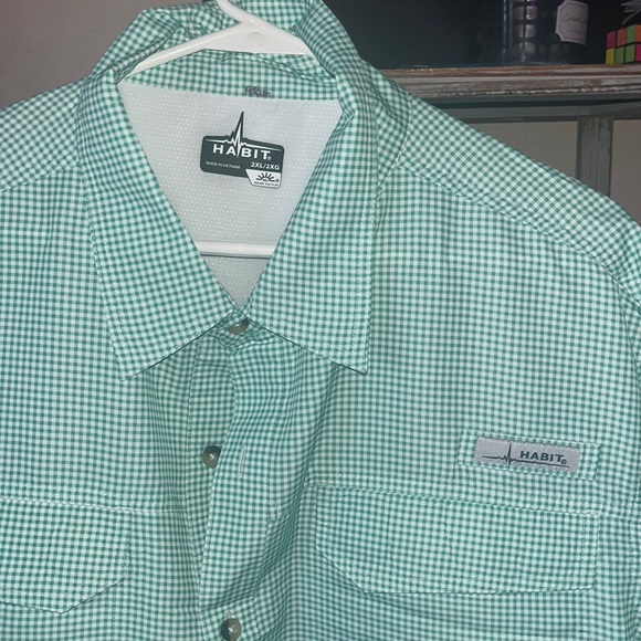 Habit Button up - Picture 3 of 4